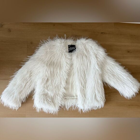 ZARA FAUX FUR JACKET - Small - Picture 4 of 8